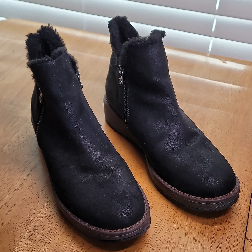 Blowfish Malibu ☆ Faux suede upper with faux fur lining